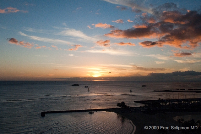 20091031_175229 D300.jpg - Sunset view from Hilton Hawaiin Village, Honolulu